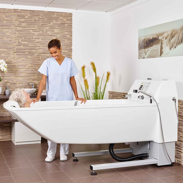 beka avero premium plus bath tub with patient and caregiver 2 600x600 1