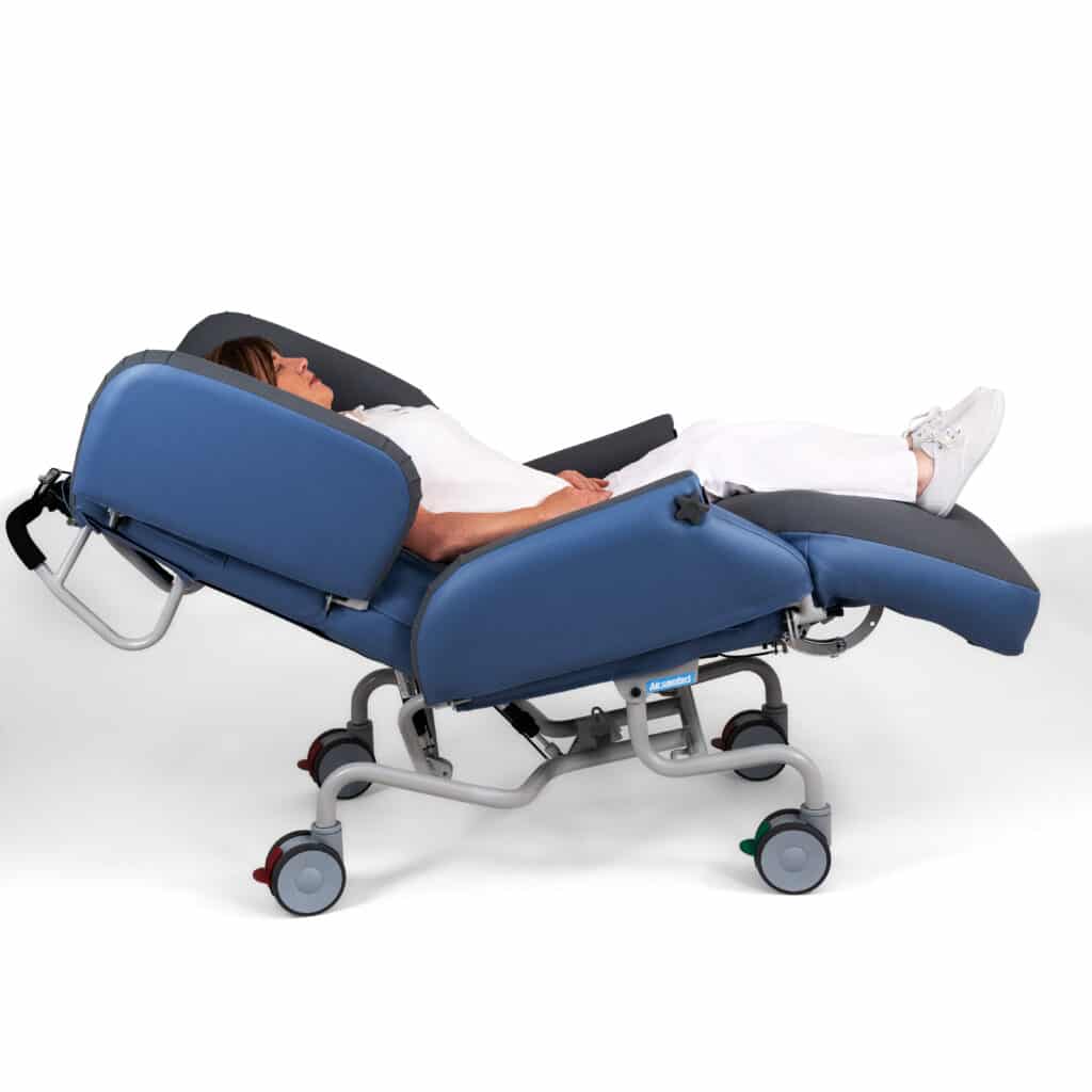 Side Reclined Silvalea DeluxeChair Full 094